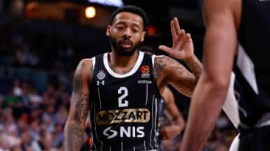 Partizan Ide Na Noge "Ranjenom Grčkom Lavu"